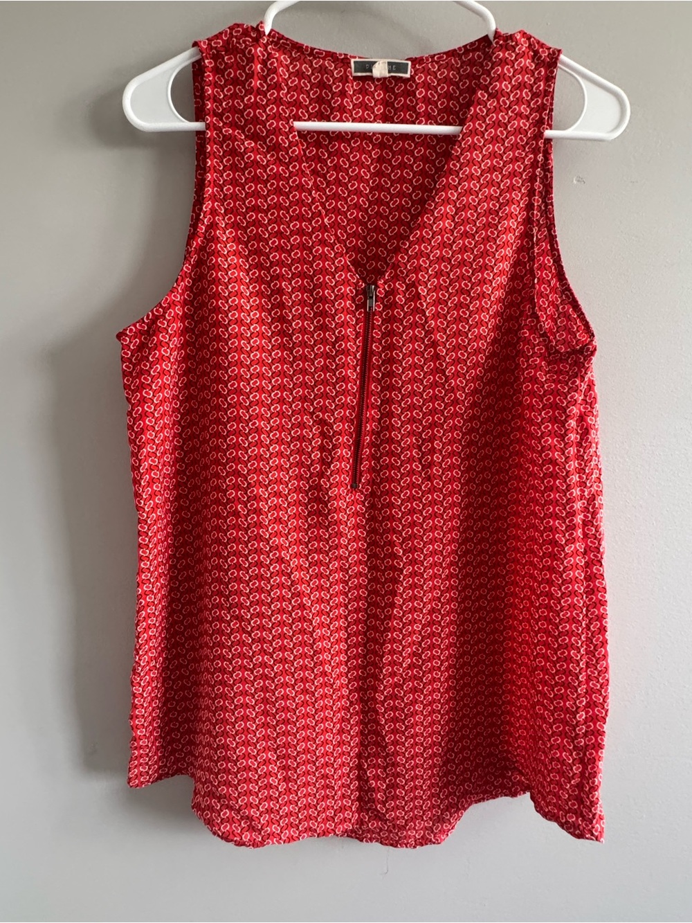 Pleione Red Geometric Sleeveless Zip Neck Blouse Top Medium - Picture 1 of 4